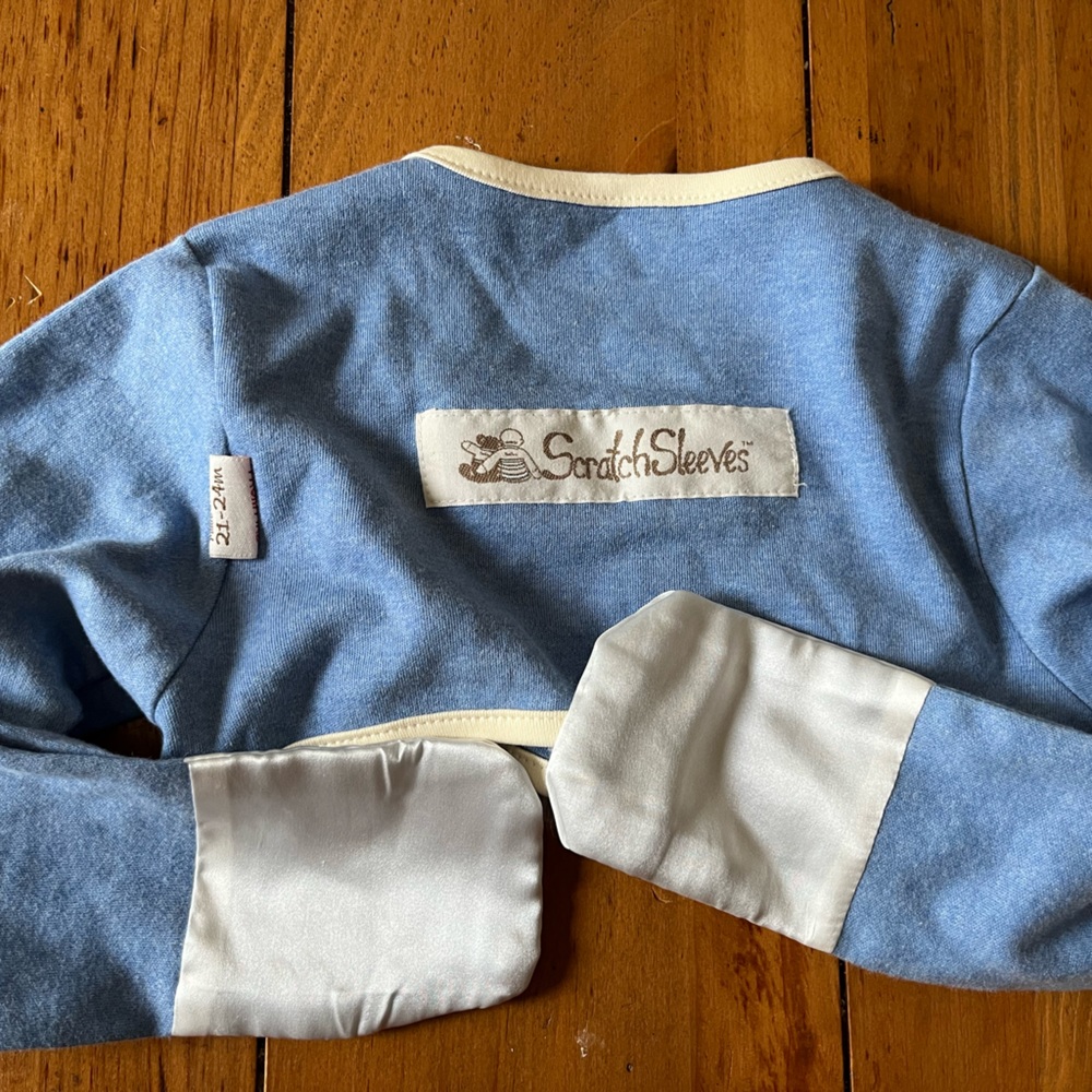 NWOT Scratch Sleeves